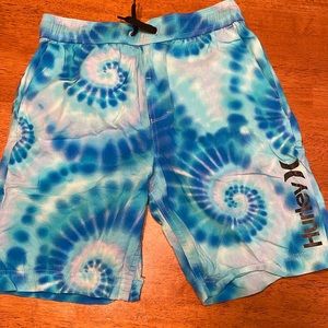 New Hurley boys swim trunks blue tie dye
🌀 🌊 
ages 10 to 12 years 
Size 10/12
